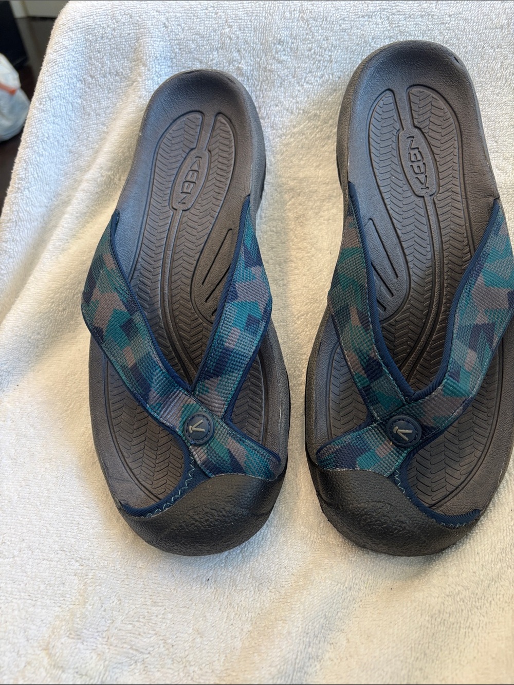 Men’s New Keen Flip Flops